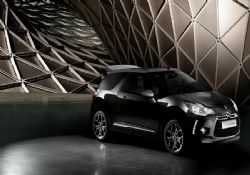 En Havalı 5 Kişilik Citroen : DS3 CABRIO PARİS OTOMOBiL FUARINDA