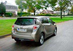 TOYOTA VERSO'NUN 1,6 DİZELİ YOLLARA ÇIKTI