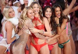 Victoria Secret Melekleri, Yeni Katılan Melekler İle Hayran Bıraktı