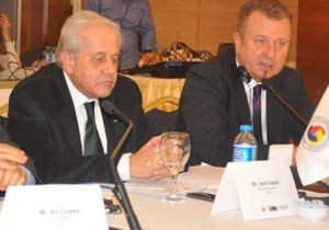 Schengen Sisteminin Türkiye'deki Uygulayıcıları, Sürücü Vizesi Sorunlarını UND'den Dinledi	