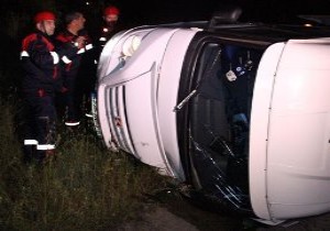 Düğün Dönüşü Kaza:1 Ölü, 13 Yaralı!