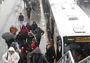 Metrobüsler çarpıştı: 5 yaralı, seferler durdu!