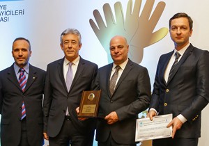 Otokar’a 'Altın Eldiven' Ödülünü Getirdi