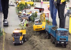 Gerçeğini Aratmayan Minyatür İş Makineleri