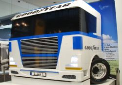 Goodyear Marathon LSH II Lego Kamyon'da Tanıttı
