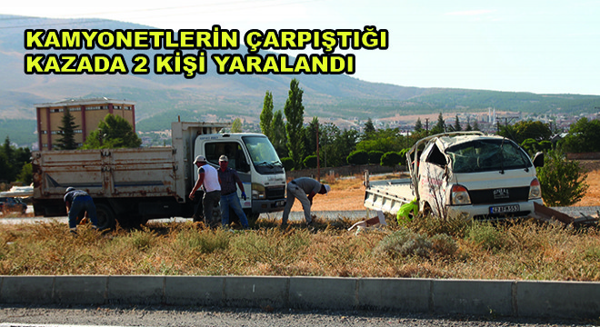 Konya'da kamyonetler çarpıştı: 2 yaralı