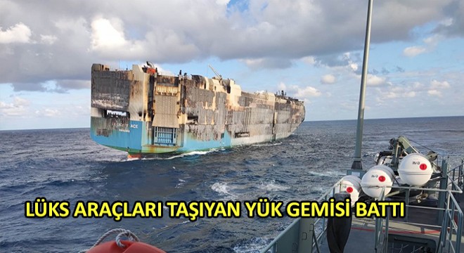Lüks Araçları Taşıyan Yük Gemisi Battı