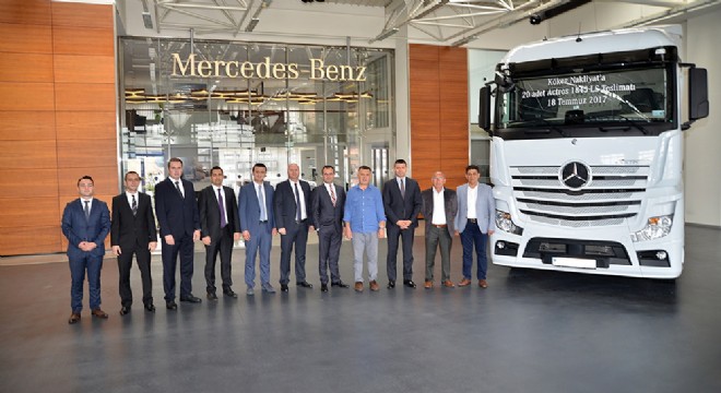 Mercedes-Benz Türk'ten Kökez Uluslararası Nakliyat'a 20 Adet Actros Çekici