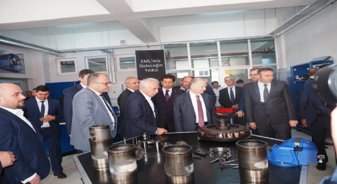 Mercedes-Benz Türk’ten Mesleki ve Teknik Anadolu Liselerine Teknolojik Destek