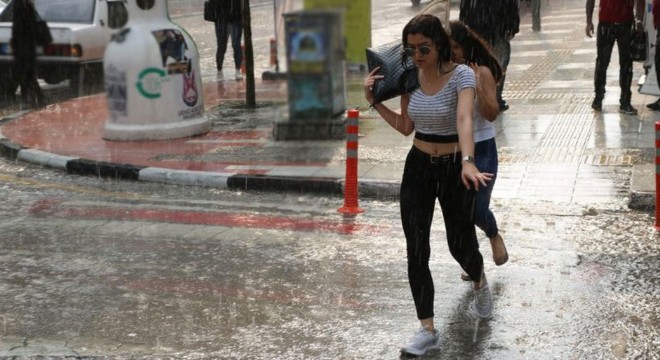Meteoroloji'den Şiddetli Yağış Uyarısı
