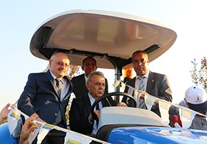 New Holland'dan İzmir Büyükşehir’e FiloTeslimatı
