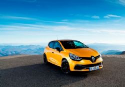 YENİ RENAULT CLIO R.S. 200 EDC