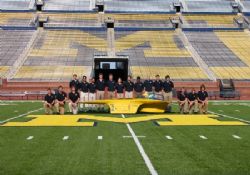 GÜNEŞ ENERJİLİ ARABA HIZIYLA ÜÇÜNCÜ OLDU