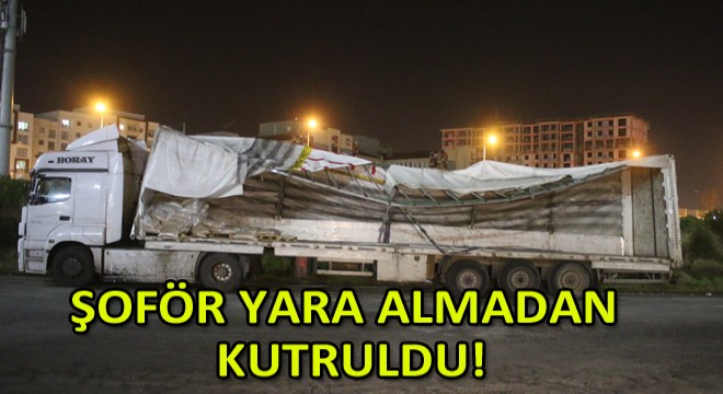 TEM’de Tır Devrildi, Kilometrelerce Kuyruk Oluştu