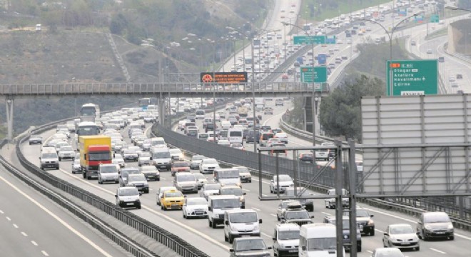TÜRKİYE'DE 7 KİŞİYE 1 OTOMOBİL DÜŞÜYOR