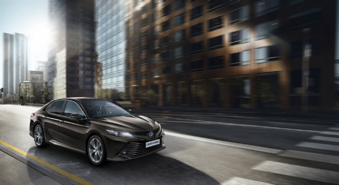 Toyota Camry 14 Yıl Sonra Avrupa'ya Dönüyor
