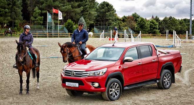 Toyota Hilux 2017'de de Açık Ara Lider