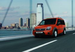 Ford Transit Connect’e çekici ve prestijli Blackline Serisi
