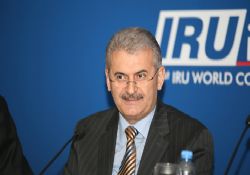 AK Parti'nin İzmir Adayı Binali Yıldırım oldu