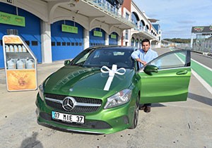 Mercedes-Benz’in Orijinal Yağını Kullandı, A-Serisi Otomobil Kazandı