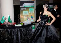 GÖRKEMLİ TÖRENE “SIVI MÜCEVHER” PARILTISI…