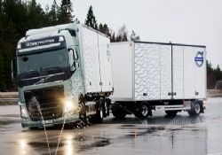 Volvo kaygan yollarda en güvenli kamyon