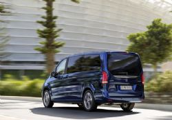 Mercedes-Benz MPV kendini gösterdi