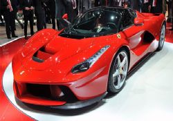 8.5 milyonluk Ferrari’ye Türkiye'den 7 talip