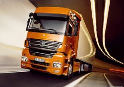 ÖZ TRANS ULUSLARARASI NAKLİYAT VE KAÇMAZLAR LOJİSTİK ‘MERCEDES-BENZ' DEDİ