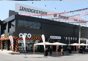 Otopratik yeni konseptiyle İzmir'de…