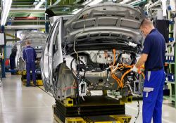Otomotiv sektörü ocakta küçüldü