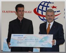 Hurdaya Ayrılan İlk Aracın Sahibi Çekini Bakan Yıldırım'dan Aldı