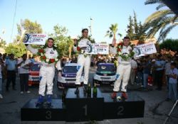 TARSUS CADDELERİ’NDE 10 BİN KİŞİ