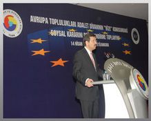 AB VİZE KARARINI UYGULAMIYOR, HÜKÜMET NEREDE