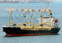 Filipinler'de kargo gemisi battı