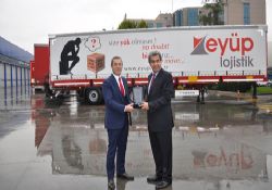Eyüp Lojistik 100'üncü Tırsan'ı teslim aldı
