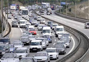 12 Km'lik Araç Kuyruğu!