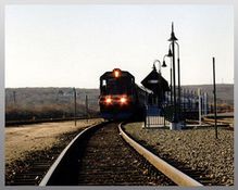 Hızlı Tren Hemzemin Geçitlere Takıldı