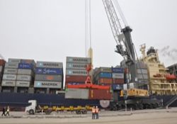 İlk Konteyner Gemisi İskenderun Limanı’na Yanaştı