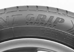 Yeni, Goodyear “EfficientGrip Performance” 