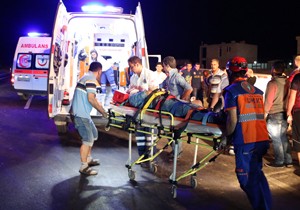 Yolcu otobüsü devrildi: 49 yaralı